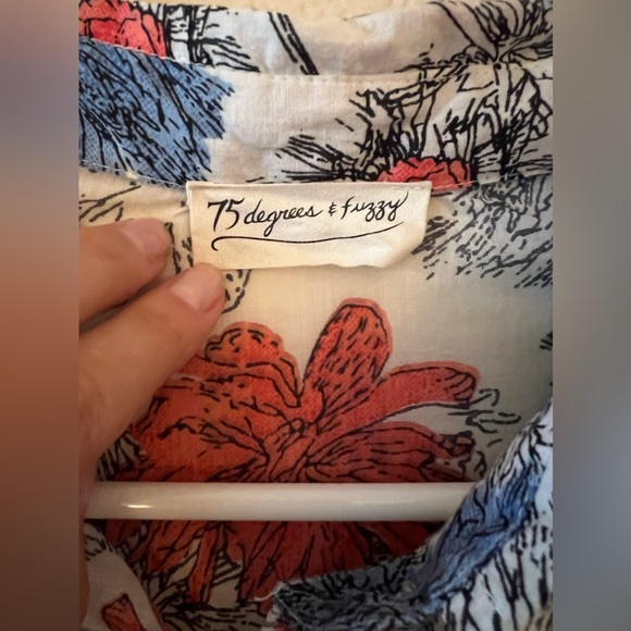 75 Degrees & Fuzzy Women Cotton Shirt Blouse Button Down Floral Blue Red Top - Picture 5 of 9